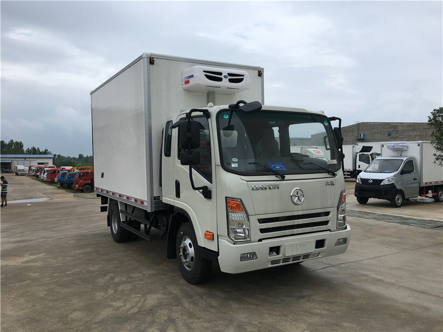 大運(yùn)排半 3.75米冷藏車(chē)