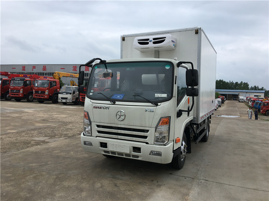 大運(yùn)排半 3.75米冷藏車(chē)