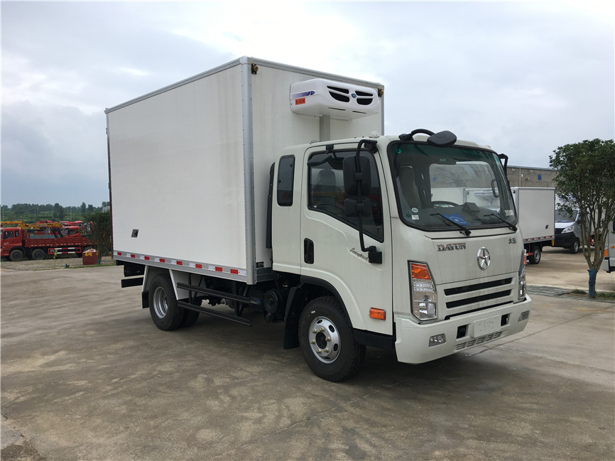 大運(yùn)排半 3.75米冷藏車(chē)