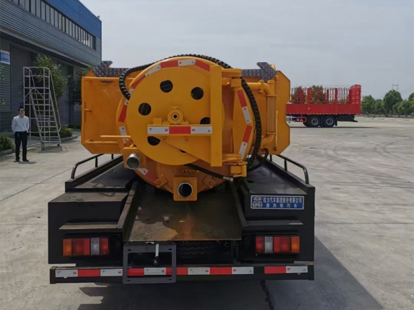 江鈴順達5方清洗吸污車，地下室專用